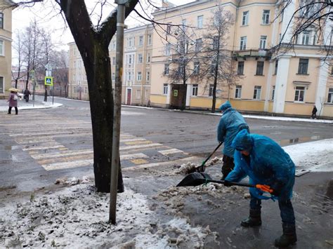Как в Петербурге обеспечивают чистоту улиц 24 часа в сутки